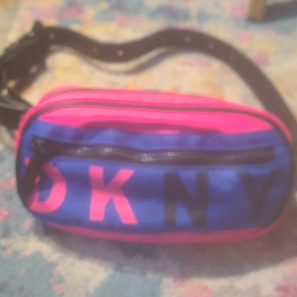 SALE DKNY fanny pack SALE - Picture 3 of 5